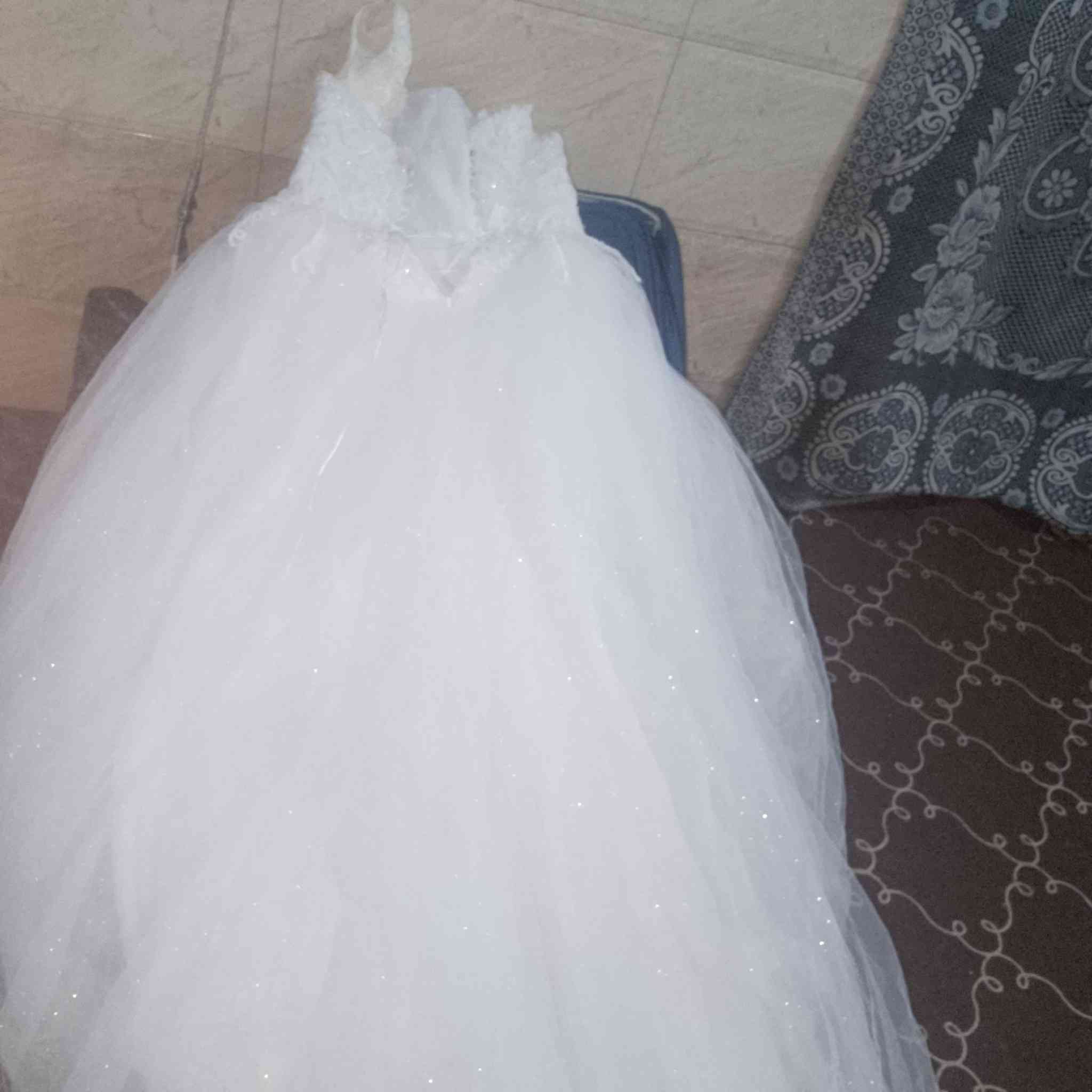 بدلت عرس للبيع كدام العين ماملبوسه مره وحده فقط
 معا دواخ وورده الموقع موصل حي صدام السعر 100وبيها مجال قليل وشكرا للجميع 🌹


**إذا كنت صاحب هذا الإعلان وتريد حذفه لأي سبب، رجاءا أرسل رسالة إلى الدعم الفني**