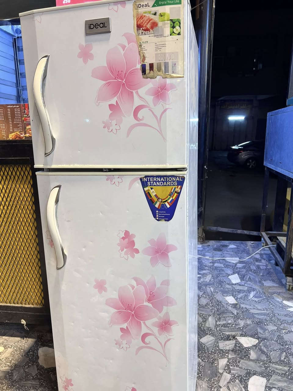 ثلاجة  مستعملة نظيفه تبريد فريز كامل 150 الاف قفل ‭0783 800 7609‬ لاتصال على هاذه الرقم بغداد الجديدة عنوان مطعم حنش
