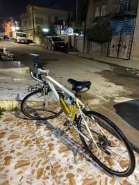 بايسكلc700 للبيع السعر 100 بي مجال 07512081015