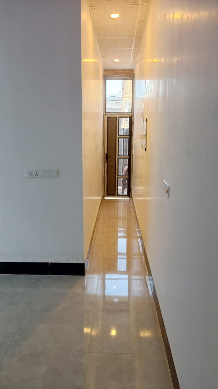 للبيع منزل سكني بمساحة 100متر طابو زراعي سند 25، بناء حديث طابوق
📍 الموقع:
( ناحية أبي غرق – حي السلام – شارع هيثم الجبوري – ثاني شارع بالبداية)

🏠 تفاصيل العقار:
(بيت استقبال + هول + مطبخ + حمام + غرفة نوم + منور)
🚧 الخدمات:
(شارع مبلط بالكامل + ماء + كهرباء + خدمات كاملة)
✨ موقع مميز وهادئ وقريب من جميع الخدمات، مناسب للسكن الفوري

للاستفسار التواصل خاص او الاتصال 
***********

#ملاحظه استقبل كافة العروض العقارية
