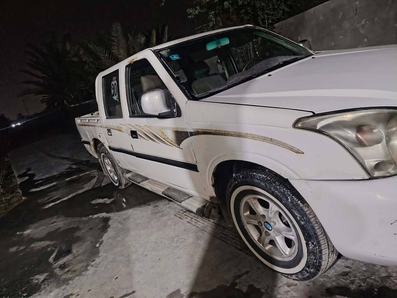 السلام عليكم بيكم كنو للبيع موديل 2006 رقم بغداد انكليزي بسمي تحويل ثاني يوم مكاني بغداد. سعر36 أو بيهة مجال. ***********. ***********
