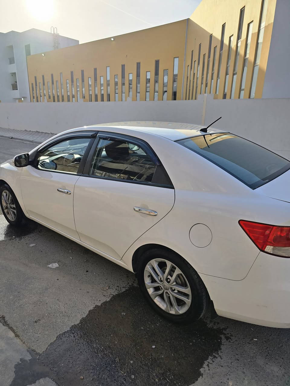 سيراتو مديل 11 جاهزه من كلشي بيه قطعتين سونار موجود راسلني دزه الك بسمي السياره مكان كربلاء ***********
