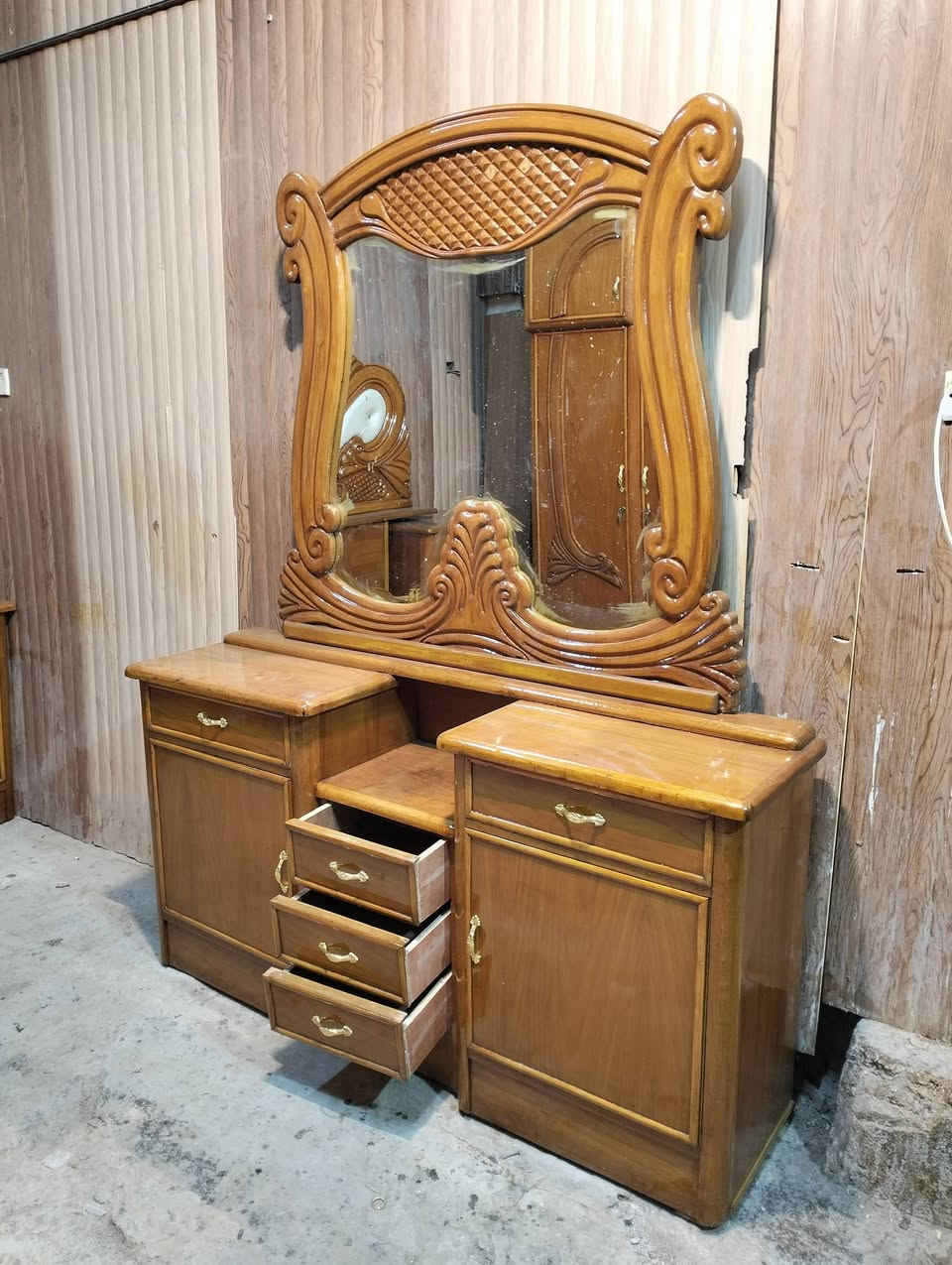 غرفه مستخدمه تسكام للبيع نضيفه 💯: 💯 
***********
