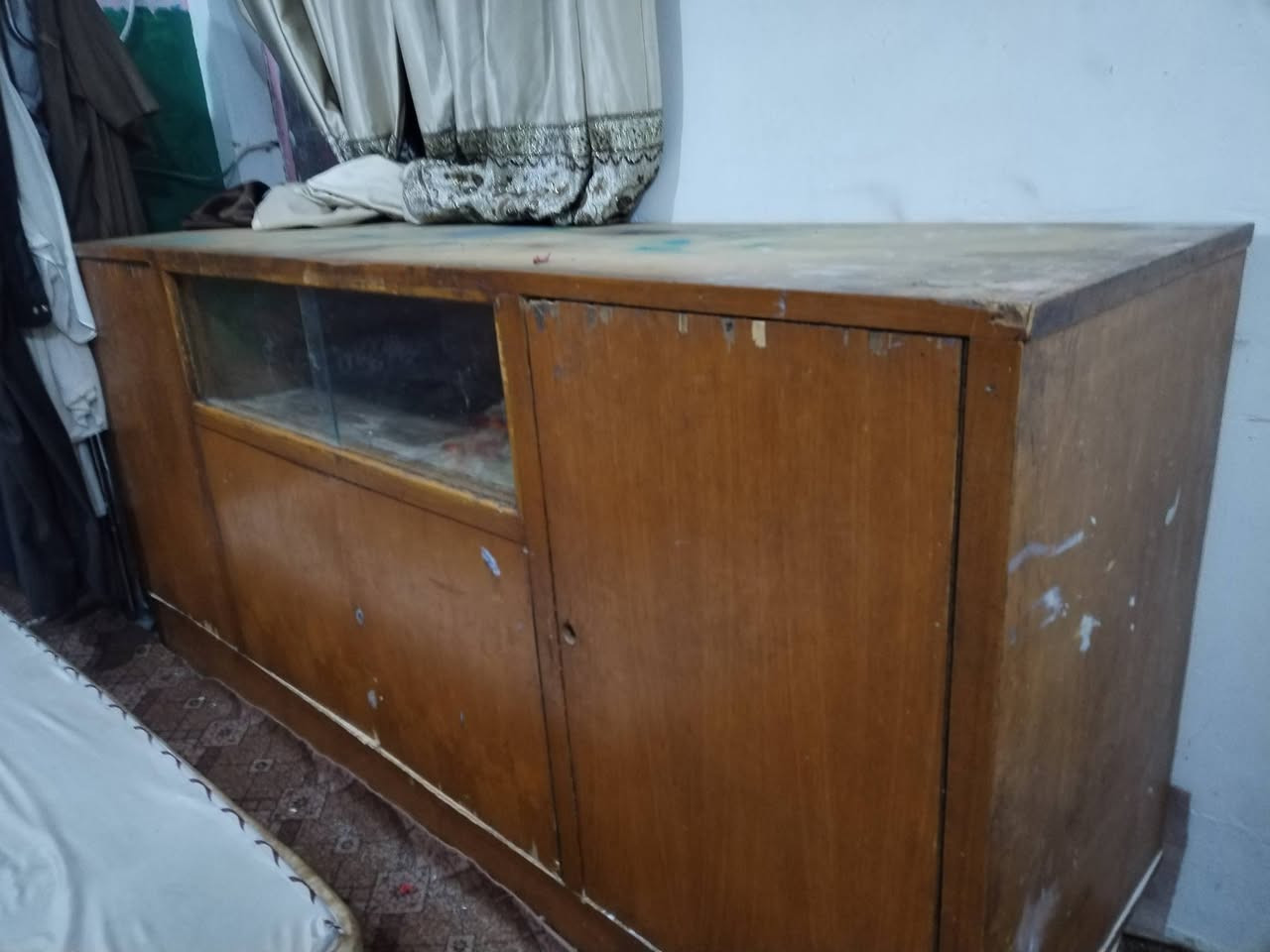 للبيع كنتور ٦باب صاج من الخارج والداخل مع معرض نضد السعر  ٢٥٠  الف  النجف حي الشهداء  *********** وعلى  آلواتساب
