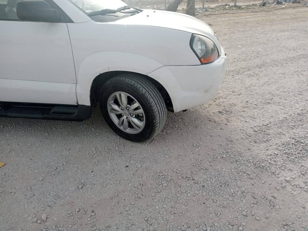 السلام عليكم
توسان موديل 2010 
سياره مكفوله كفاله عامه ماعدا كارت اربع اصابع وبارد بسيط كلش فقط 
محرك كير حداديه تخم تأير باتري جديد برغي مناقصه السياره جديده كولش ومتعوب عليه تبريد تدفئه جاهزه سياره  السعر 115 بيه مجال شي بسيط  سنويه إلى 2031 تريد وكاله تريد تحويل بكيفك 
***********
