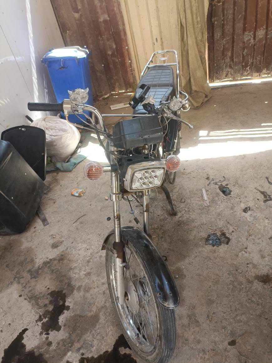 دراجه سكنر يراني عوزه بس محرك كهربائية شغاله كله تعمير جديد. وكيله جنابي.  سعر 300قفل ديوانية, القادسية


**إذا كنت صاحب هذا الإعلان وتريد حذفه لأي سبب، رجاءا أرسل رسالة إلى الدعم الفني**