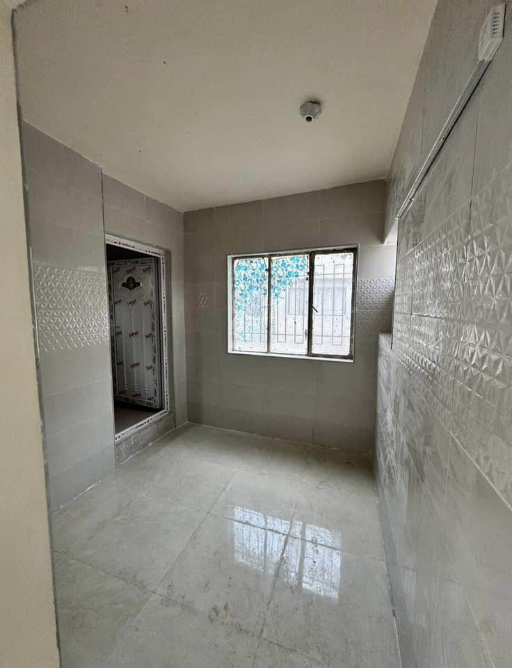 للايجار في السيديه

مشتمل طابق ثاني معزول عزل تام جديد

يحتوي ع غرفه وصاله ومطبخ وخدمات وسطح

من صاحبه بدون دلاليه على الرقم 

***********

ب500 الف
