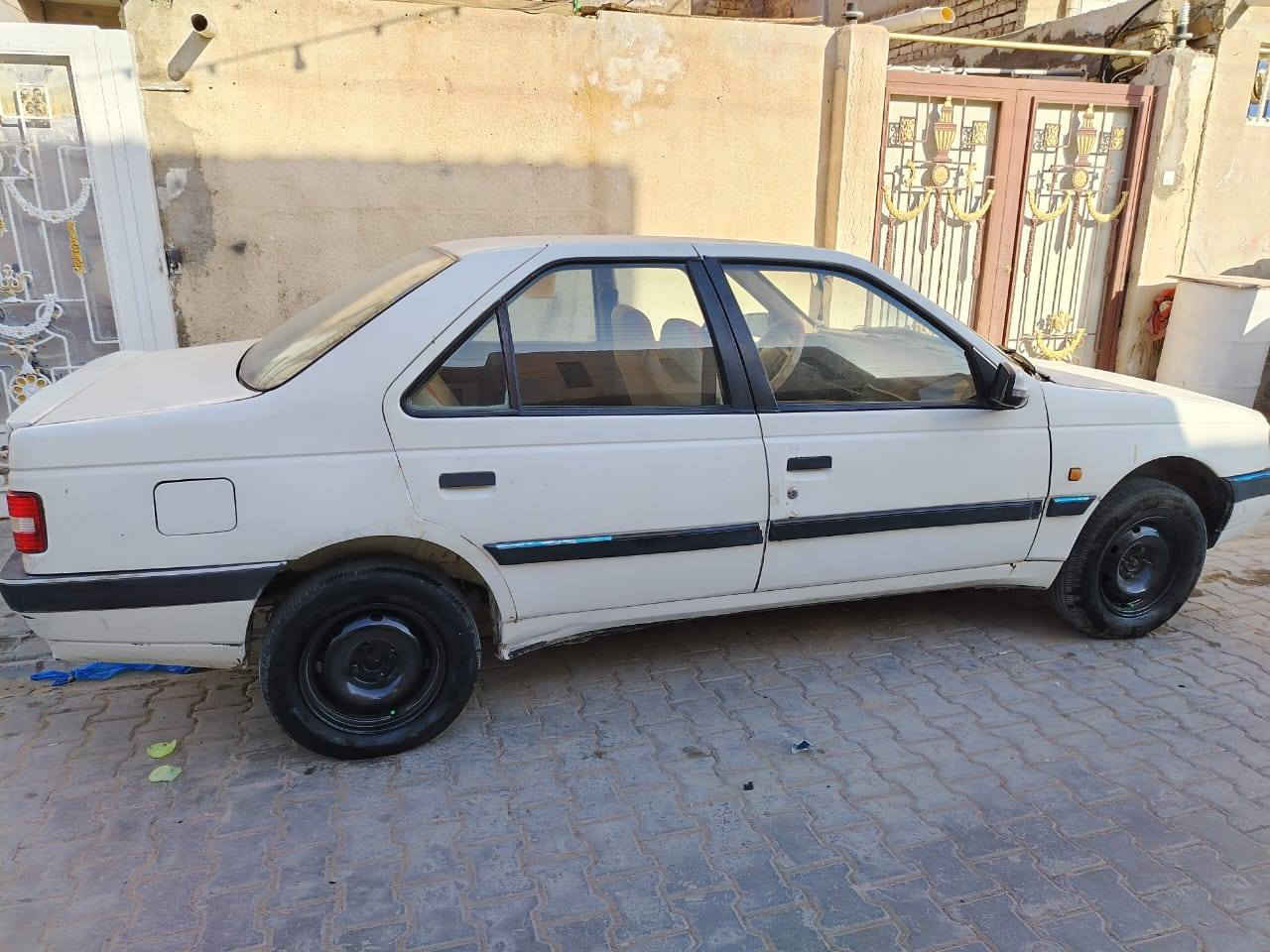 السلام عليكم بيجو 405للبيع السعر 33
محدثه 2016 السياره رقم نجف ومالكها نجف مشتري من المالك مباشر  السياره جديده بمعنى الكلمه مال جناي مال بيت السعر 33السياره مسويلها ادامها السياره مكفوله من الضربه القويه تجي وتشوف  كامله اشاير بل مري 
تخم تاير جديد 
تخم بلكات 
دوشمه وكاعيات جدد امس شادهن 
مسجل وسماعات جدد 
بور ستيرن جداد 
مشط جديد 
حداديه 98بل ميه 
كهريئياتها شغاله 
ماطور ماسحات جديد وماسحات جدد 
تبريد شغال عوزه بس غاز شرط ما تخسر عليها ربع كبل للشارع 
للستفسار اكثر اتصل ***********
