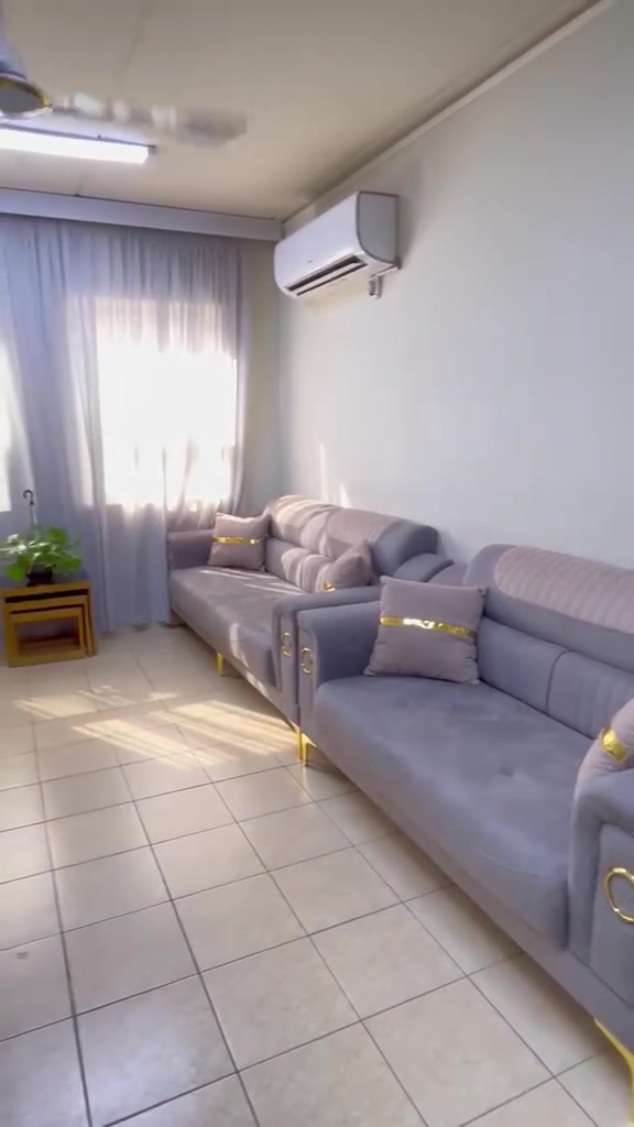 سلام عليكم
تخم جديد نضافه 100% مستخدم قليل فقط للبيع 
العنوان بغداد بسماية للاستفسار *********** واتساب
