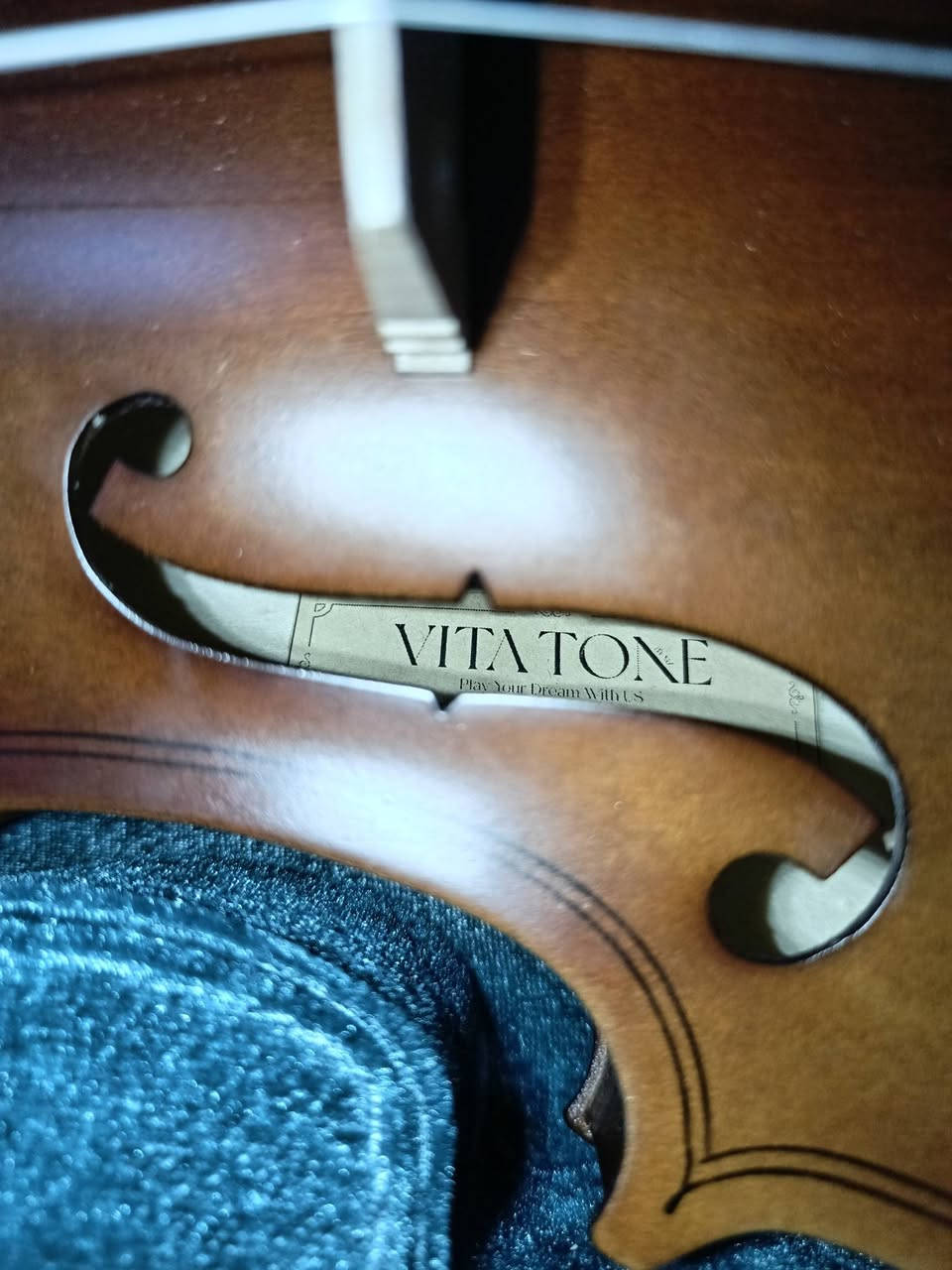 السلام عليكم كمان للبيع السعر 175 الف مع  ملحقاته وبيه مجال


**إذا كنت صاحب هذا الإعلان وتريد حذفه لأي سبب، رجاءا أرسل رسالة إلى الدعم الفني**