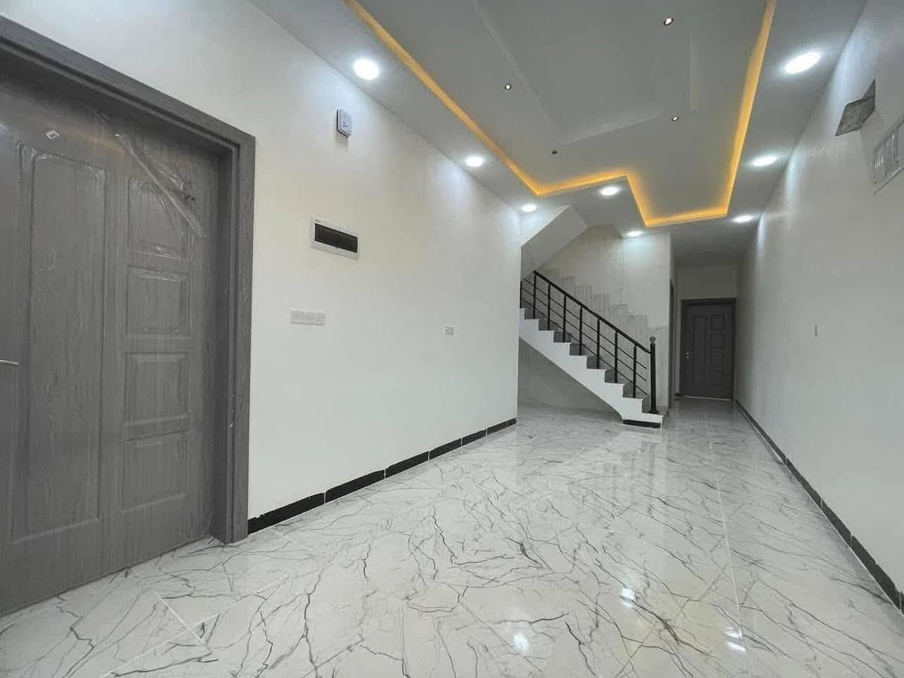 للبيع للبيع للبيع للبيع
بسعر مناسب
#عقارات_فنر_الحمداني
مكتب البلديات للعقار
دار سكني سند طابو في حي الآخاء قرب جامع كرم العزيز
المساحة ١٥٠م واجهة ٦م طابقين بناء حديث
بناء مهندس سند طابو بأسم صاحبه الشرعي
ط١غرفتين نوم وهول واستقبال ومطبخ وصحيات وكراج
ط٢ ثلاثة غرف نوم وهول وصحيات سطح كاشي
للإستفسار ع السعر الإتصال
***********
***********
مراجعة مكتب البلديات للعقار في حي المشراق فرع مطعم طماطة
