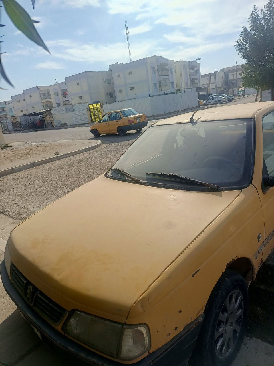 بيجو روه للبيع  موديل 10  سنويه عظم عاج الماني بيه شويه خياس بالبيان براكيت شواصي كفاله حداديه وصط  كير  كلو وجديد كهرباياته كله شغاله تشتغل بس أدخن وبيع صوت راعيه موجود بالعماره الي يريده يخابرني سعره 7ورقات 
هذه رقمي ***********
