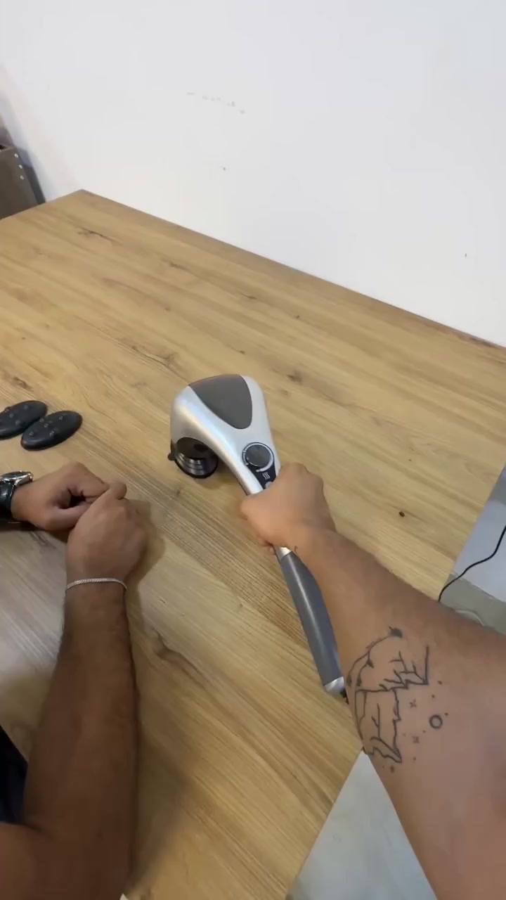 **🎉 اكتشف راحة لا مثيل لها مع جهاز تدليك دولفين من تيك توك! 🎉**  
💰 **السعر: 39 ألف فقط!**  
🚚 **التوصيل مجاني لجميع المحافظات!**  
💆‍♂️ **تخلص من الآلام والتعب** واستمتع بتجربة **مساج احترافي في منزلك** بفضل تقنياته المتطورة!  

### **🔥 لماذا تختار جهاز تدليك دولفين؟**  
✔ **رأسان حراريان** لتدليك عميق يُذيب التوتر مع **تسخين بالأشعة تحت الحمراء** للاسترخاء المثالي.  
✔ **وظيفة النقر (Tapping Massage)** التي تحاكي **يد المعالج المحترف** تماماً!  
✔ **4 رؤوس قابلة للتبديل** تناسب كل أنواع المساج (من تحفيز الدورة الدموية إلى تخفيف التشنجات).  
✔ **تحكم في السرعة** بسهولة عبر عجلة دوارة لتعديل شدة التدليك كما تفضل.  
✔ **تصميم مريح** بمقبض مضاد للانزلاق لاستخدام دقيق وسهل.  
✔ **سخان آمن** يوزع الحرارة بانتظام دون خطر على البشرة.  

### **🌍 مناسب للسفر والاستخدام المنزلي**  
- يعمل بجهد **110-240 فولت** (مناسب لكل الدول).  
- سلك طويل **1.55 متر** لحرية أكبر أثناء الاستخدام.  

### **⚡ LIMITED TIME OFFER! اطلبه الآن واحصل على:**  
✅ **ضمان مجاني لمدة عام.**  
✅ **شحن سريع إلى جميع أنحاء المملكة.**  
✅ **دليل استخدام إلكتروني شامل.**  

**🚀 لا تفوت الفرصة!** جرب **جهاز تدليك دولفين** اليوم واشعر بالفرق من الجلسة الأولى!  

📞 **اطلبه الآن عبر الرابط في البايو أو تواصل معنا على الواتساب!**  
(: ** ***********
#مساج_احترافي #تيك_توك_دولفين #تخفيف_الآلام #استرخاء_وتألق #متوفر #اجهزة #طبية #علاج #مفاصل #نحول #ضهر #وجع #ألم #جسم #عظام 🐬💆‍♀️🔥
