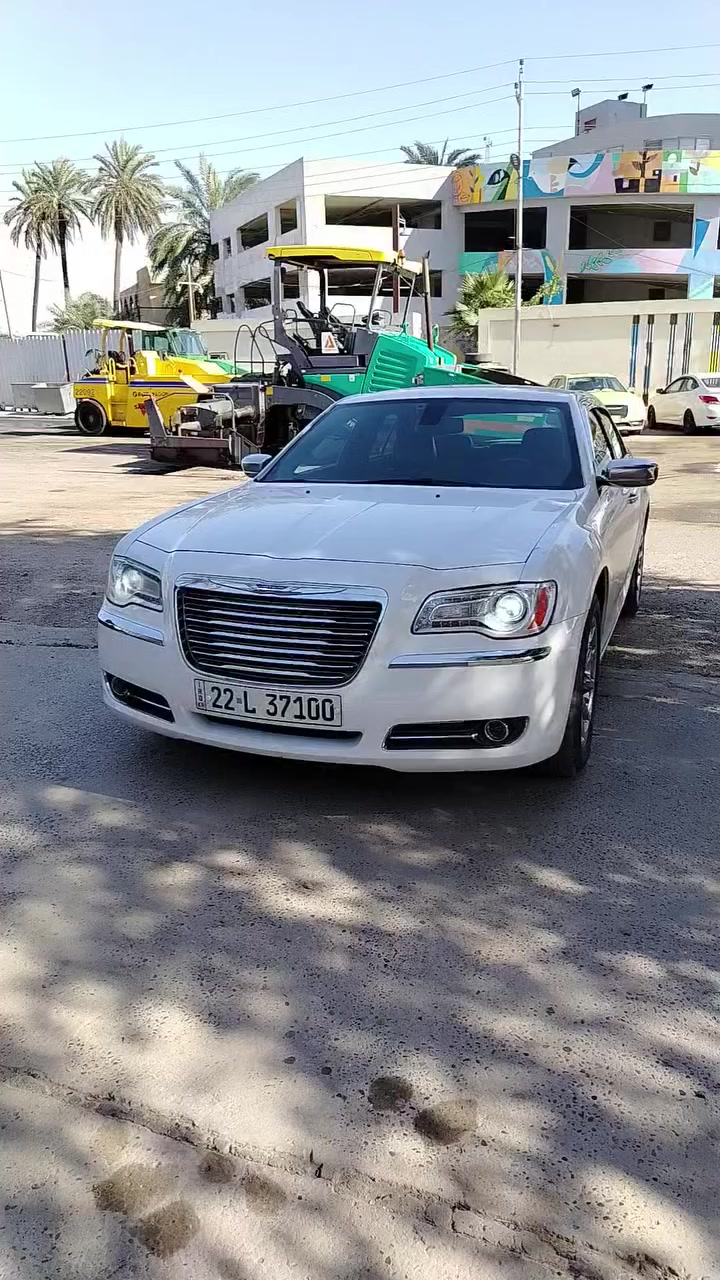 السلام عليكم شباب عندي اوباما ٢٠١٢ للبيع وارد كندي
السيارة كلين ماعدا بارد مكانين واكو فيديو شارح بي ويا سونار رقم أربيل بسمي
السيارة استخدام شخصي 
محرك ٣٦٠٠
كير طيارة ٨نمر
كشنات كهرباء +تدفئة
شاشة كبيرة +كامرة
تحكم ستيرن اربع اتجاهات +أوامر صوطية
تبريد تدفئة كلة شغال 
مكان السيارة بغداد الكرخ 
سعرها (١٨٠) وبيها مجال للشراي  رقم الهاتف ***********
