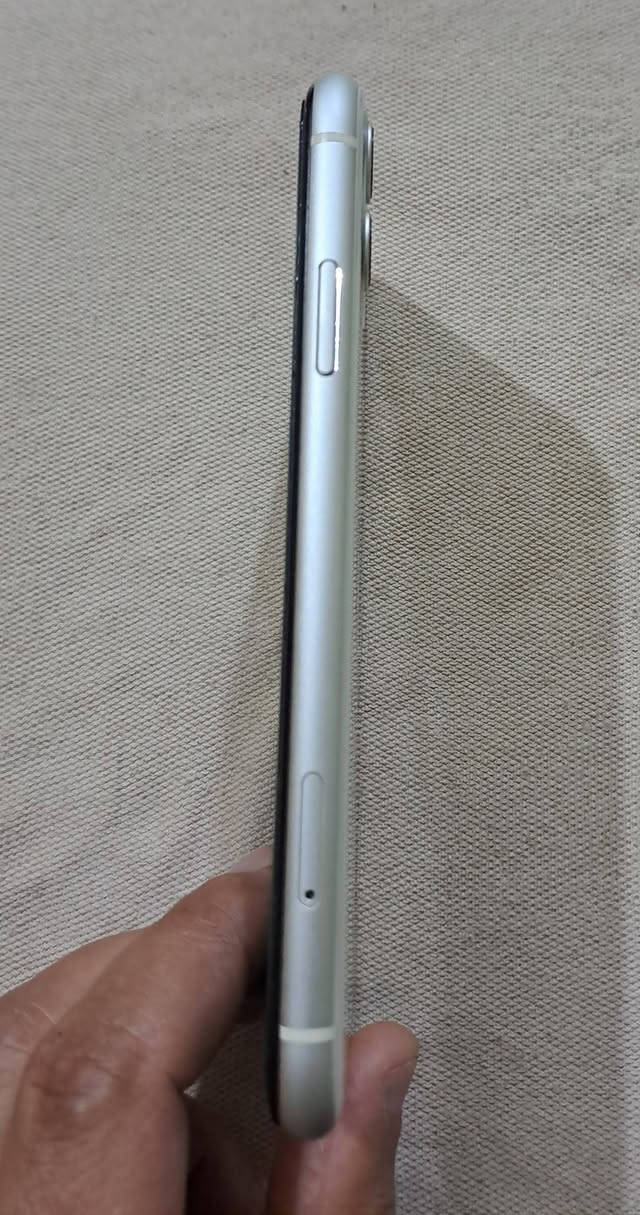 سلام عليكم
ايفون ١١ العادي
ذاكرة ١٢٨
بطاريه ٧٨
جهاز نضيف واضح بالصور
فقط مبدل شاشه اصليه
السعر ١٩٠ وبي مجال بسيط


**إذا كنت صاحب هذا الإعلان وتريد حذفه لأي سبب، رجاءا أرسل رسالة إلى الدعم الفني**