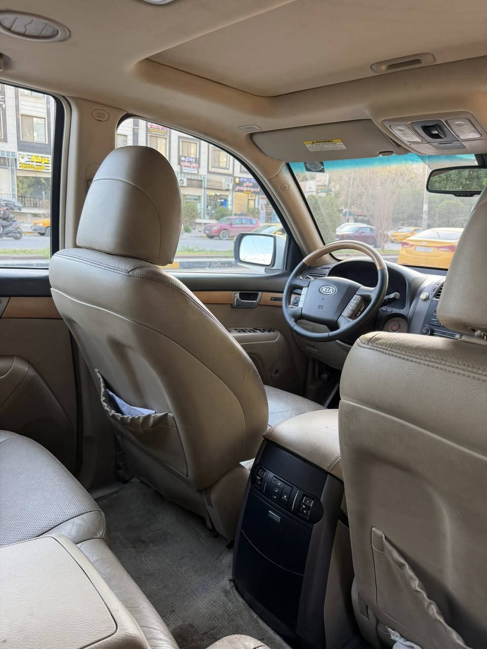 السلام عليكم 
للبيع 
سياره موهافي موديل ٢٠١١ 
ماشيه ١٣٠ الف 
المواصفات كالاتي 
مكيف كامل القطع و متعدد 
سلايد روف
مرايا كهربائية كراسي كهربائية ستيرن كهربائي 
الكراسي للسائق تدفئة و تبريد 
تدفئه فقط للراكب (ضمن التصميم) 
كأمره و حساسات 
السعر ١٣٥ 
للتواصل عبر الخاص او ***********
