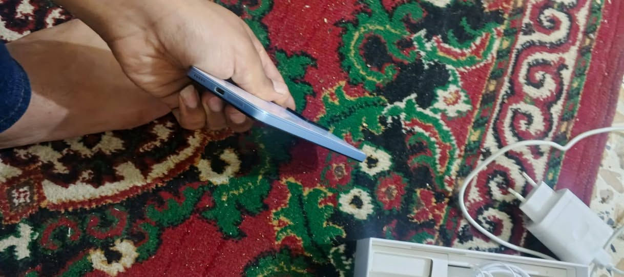 جهاز ريدمي نوت 11برو +5G للبيع ذاكره 256 شاحنه تايبسي ملحقات كامله كارتونه +هدفون +شاحنه بس حافضه ماكو السعر قفل قفل140نهايته رقمي *********** مكاني كوت حي الجهاد
