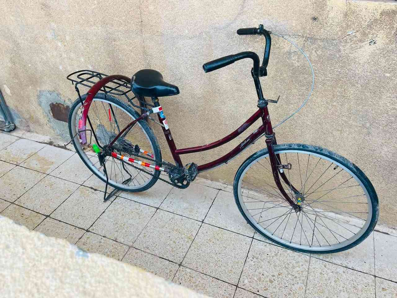 باسكلات للبيع شغلات ومابيهم شي كدام العين.. الزرك 30ول الاحمر اب 40نهايتهم مكان بل موصل جانب الايمن ***********
