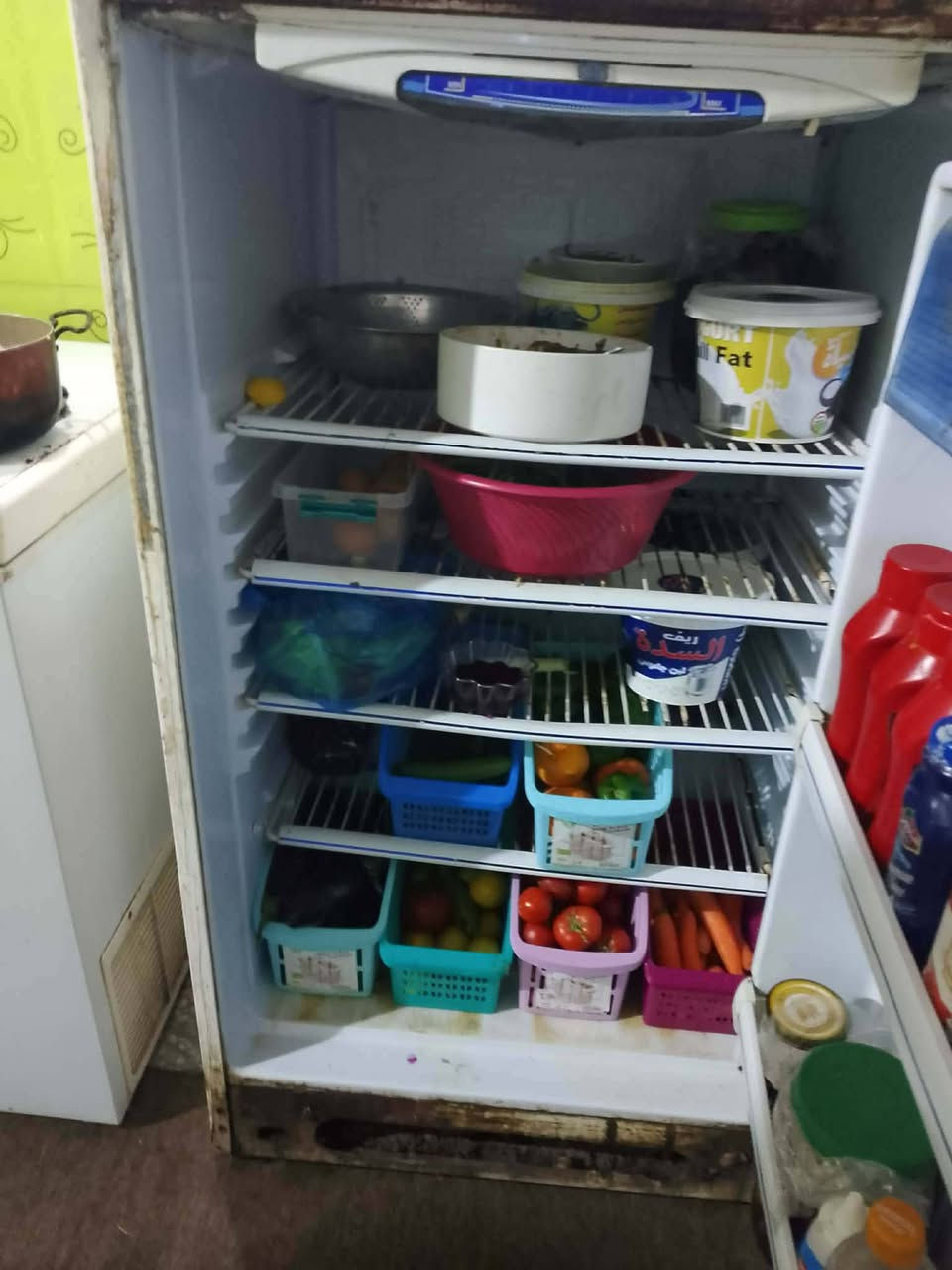 سلام عليكم ثلاجه كونكور 18 قدم تجميد فول نضيفه ماداخله  تصليح السعر 150 وبيه مجال مكاني حي ميسان ***********
