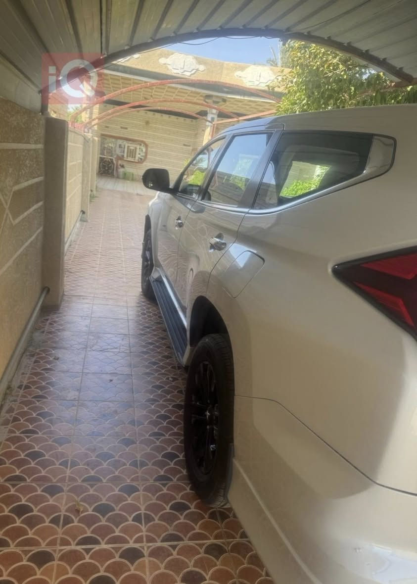 السلام عليكم 
باجيرو سبورت ٢٠٢٠ للبيع 
الكت الرياضي 
رقم اربيل
بصمه
كاميرا وشاشه 
اوتو هولد 
هاند بريك دگمه 

مكفوله من كلشي 
بصمه
٤ جام اوتو 
جميع الاناره LED
فتحة سقف
الداخل احمر
7 راكب
تبريد مركزي ٣ قطع 
4 وضعيات قياده 
 
***********
