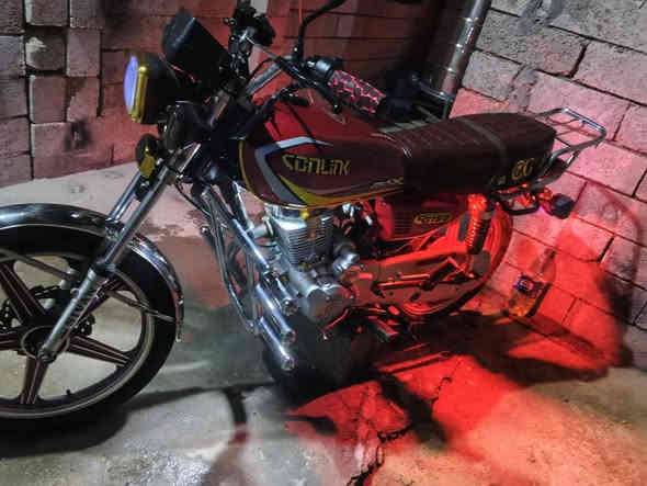 سيفان موديل 20 محدث 23 موطور جديد كله شغال 
مابي نقص برغي  سعر 575
او مرواس حسب قناعه. 
 لتصال ‏‪***********‬‏
