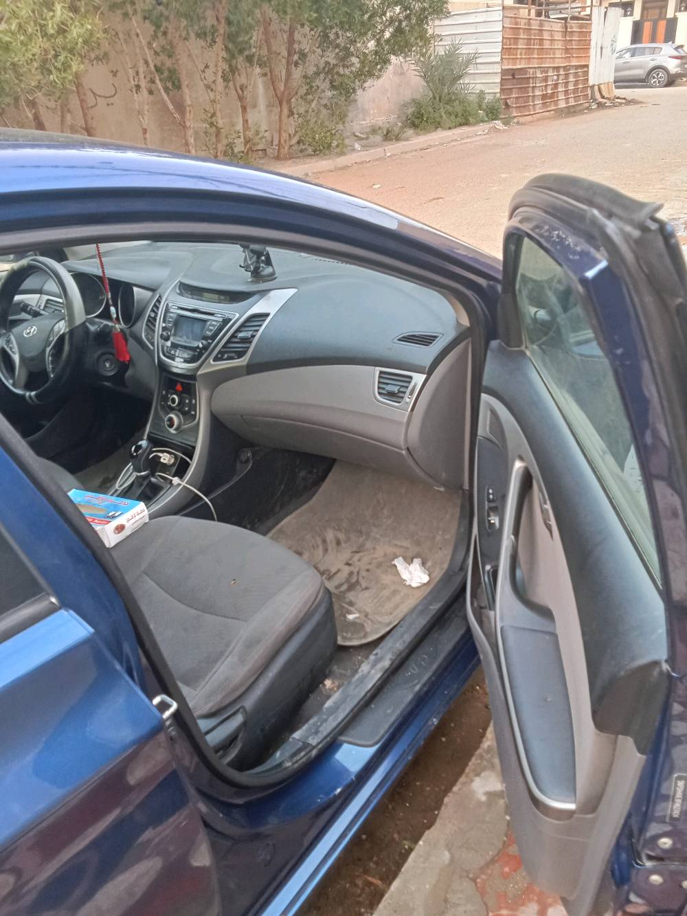 نتره أمريكي 2015 حادث بنيد بدون دواخل ليبل واحد صبغ ثلاث قطع بدون دواخل تحويل مباشر مكينه كير تبريد كله جاهزه مكان سيارة بشعب اتصال ***********