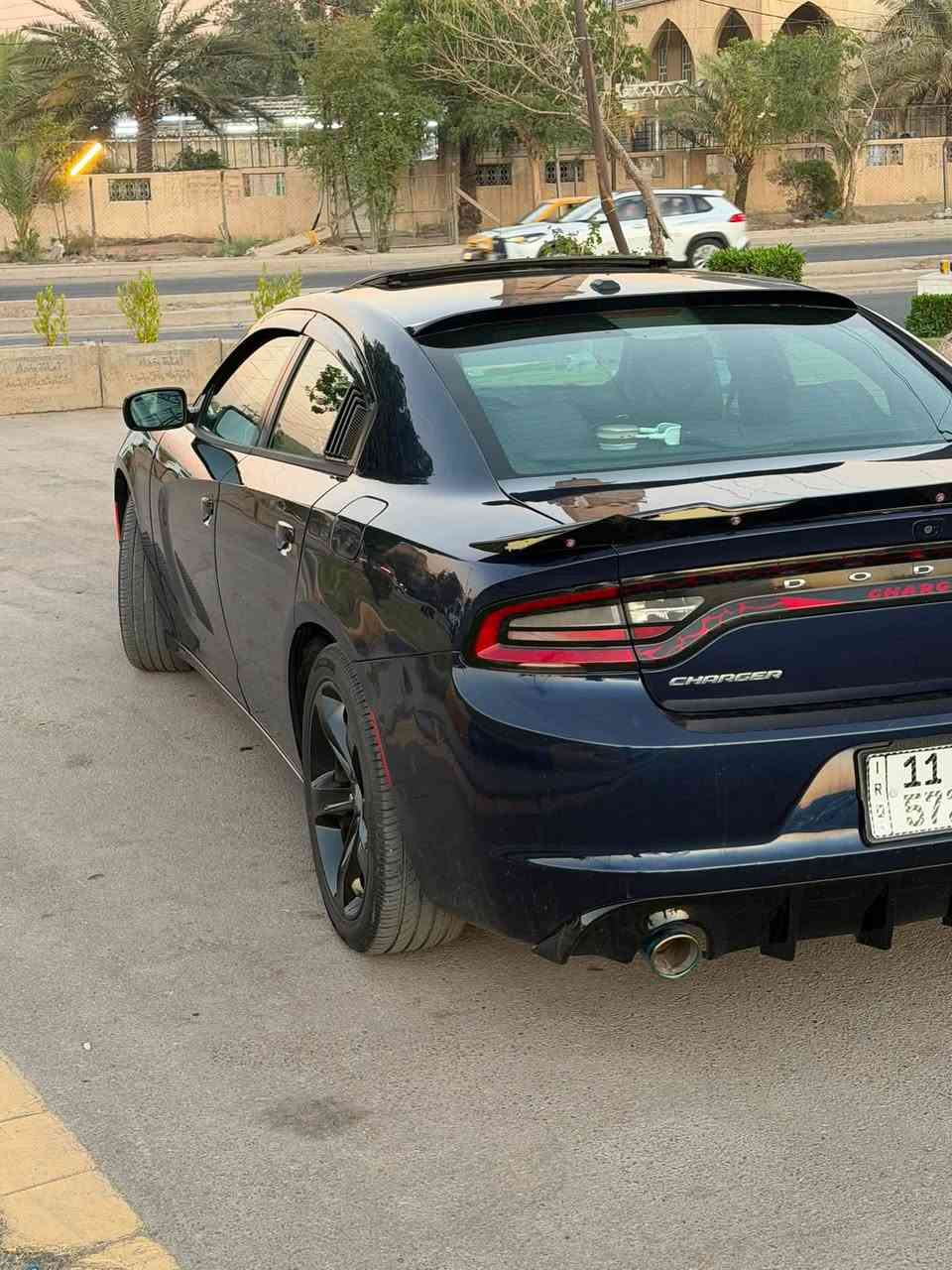 جارجر 2015 sxt خليجيvib اعلة فئة تجي ستيراد خاص
مكينة6 3600 مكفولة 
ماشية 83 
رقم بغداد بسمي شرط تحويل
استخدام شخصي
كفالة عامة فقط بارد بسيط واحد
كير مكينة تبريد تخم تاير متحتاج اي مصرف
مواصفات
فتحة كراسي كهرباء كامرة دوارة180 درجة
عدسات LED 
السعر188 دولار وبيها مجال نشاءلله
اتصل ***********
مكاني بغداد شهداء البياع
