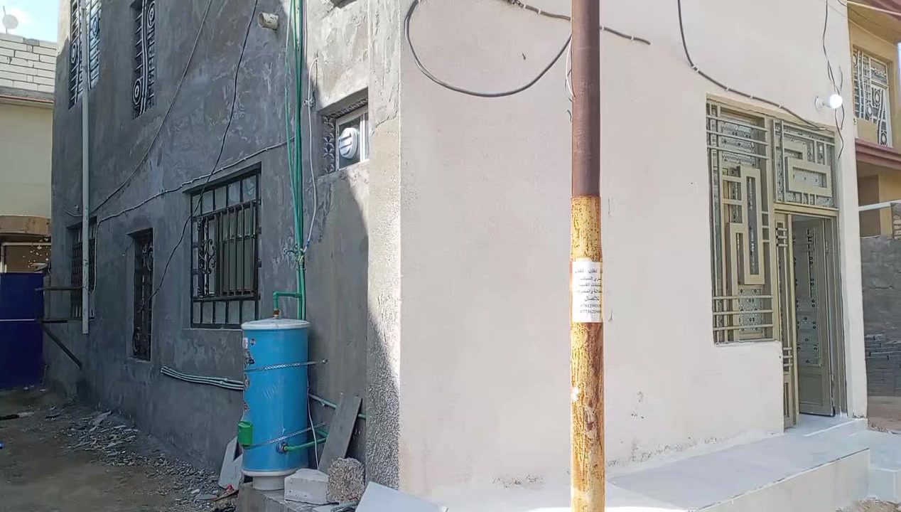 سلام عليكم 55 متر طابقين مكانه معملجي شارع البزل المدفون يودي ع الروضتين سعره مناسب 65 جوه السوگ تحياتي للجميع *********** /***********
