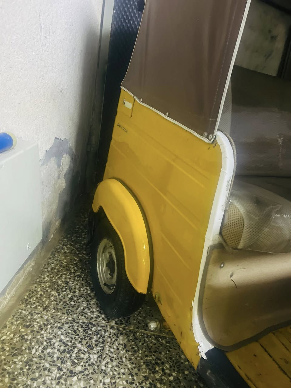 سلام عليكم عندي تكتك مديل عشرين بيهة طخة بل لغد ودوسهة يرادلهن ترتيب ترجع دراجة كفالة  مكينة بل جيس لا تبخير لا تنقيص بحيث تاخذ تكتك كبل لشارع سعر 5100 وبيهة مجال شي بصيط رقم الهاتف ***********
