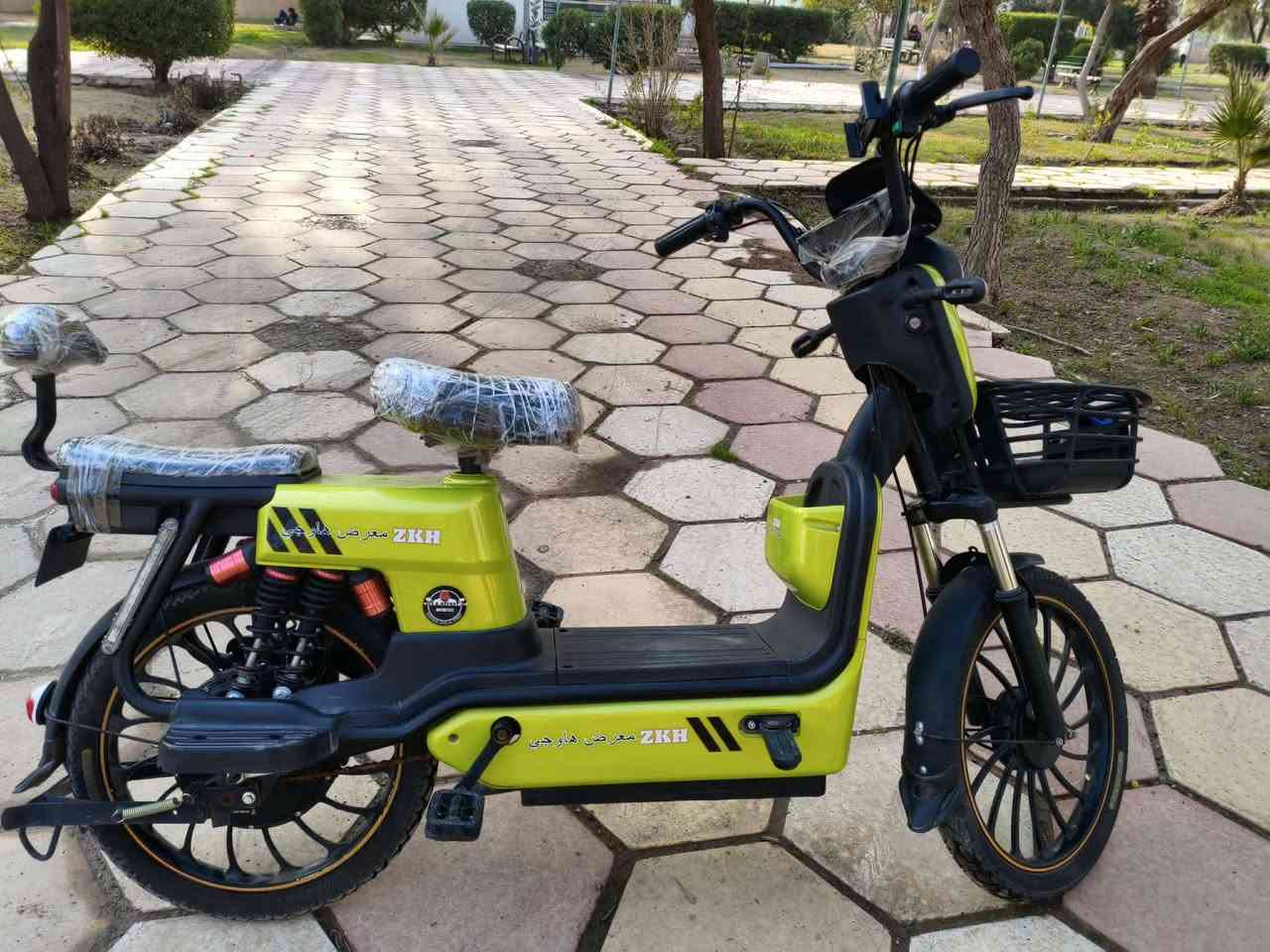 دراجة شحن
حجم 20

موديل 2024 

 اغراضه موجودة

تايرات نظيفه 

سرعه حقيقه 80

البطاريات نظيفه اربع بطاريات

السعر: 380 وبي مجال للشراي

المكان كركوك قادسيه الثاني يم المرور القديمه قرب حديقة السلام

الرقم للتواصل ***********
