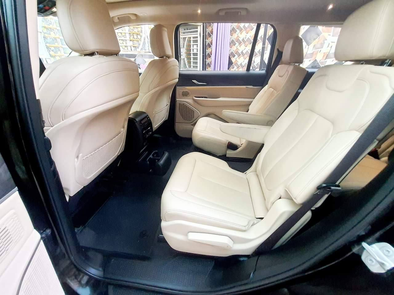 # للبيع
# جيب الشكل الجديد 7 راكب 
# اسود ملكي 
#فئة لمتدد
#موديل 2021
#ماشية 40 الف
رقم بغداد الجديد بسمي 
المواصفات 
    بانوراما 
• كامره داخليه 
• كامره خلفيه دواره
• محرك 6 سلندر 3600 
• كير 8 نمرات
• رادار امامي
• رادار خلفي
• رادار جانبي (نقطه العمياء)
• نظام المحافظة على المسار
• نظام التوقف الذاتي (مانع تصادم)
• نظام الاطفاء الاذاتي اثناء التقاطعات 
• حساسات خلفيه
• صندوق كهربائي (شفط) 
• كشنات الاماميه كهربائية
• تدفئه الكشنات الامامية
• تدفئه الكشنات الخلفية 
• تدفئه الاستيرن
• شفتات استيرن
•مثبت سرعه
• شاشه كبيره بحجم 10.2
• شاشه دجتال ( شاشه اعطال و قراءات رقميه)
• لايت زنون مع لدات 
• اشاءه بالمري
• كير ماوس
• كشن خزن ميموري
• دخول ذكي بدون مفتاح
السيارة  تبديل الجاملغ الايمن و باب والبنيد نفس الوان والباب الخلفي بي صبغ
العنوان / ميسان  
***********
