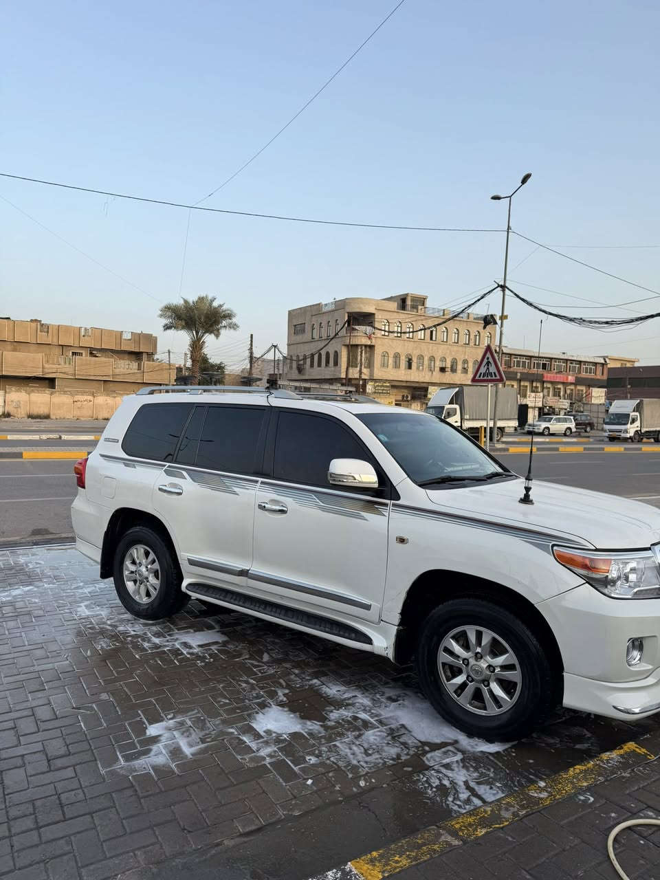 السلام عليكم لاندكروز 2009 محدث 14 رقم بغداد باسمي كير مكينة تبريد تخم تاير كله كفالة ماشية 177 الف حقيقي بيها صبغ صفحة اثر شخوط باسمي تحويل ثاني يوم مكاني بغداد حي العامل رقمي *********** السعر. 270 وبيها مجال بسيط
