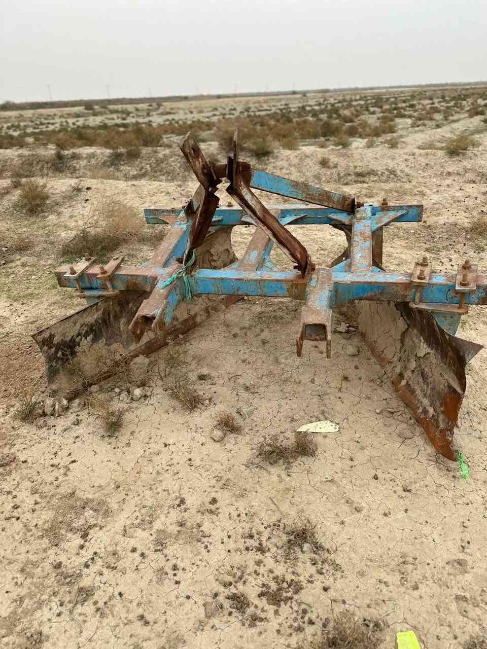 السلام عليكم فوركسن تركي للبيع موديل 2011 معا كافت معدات 
***********
