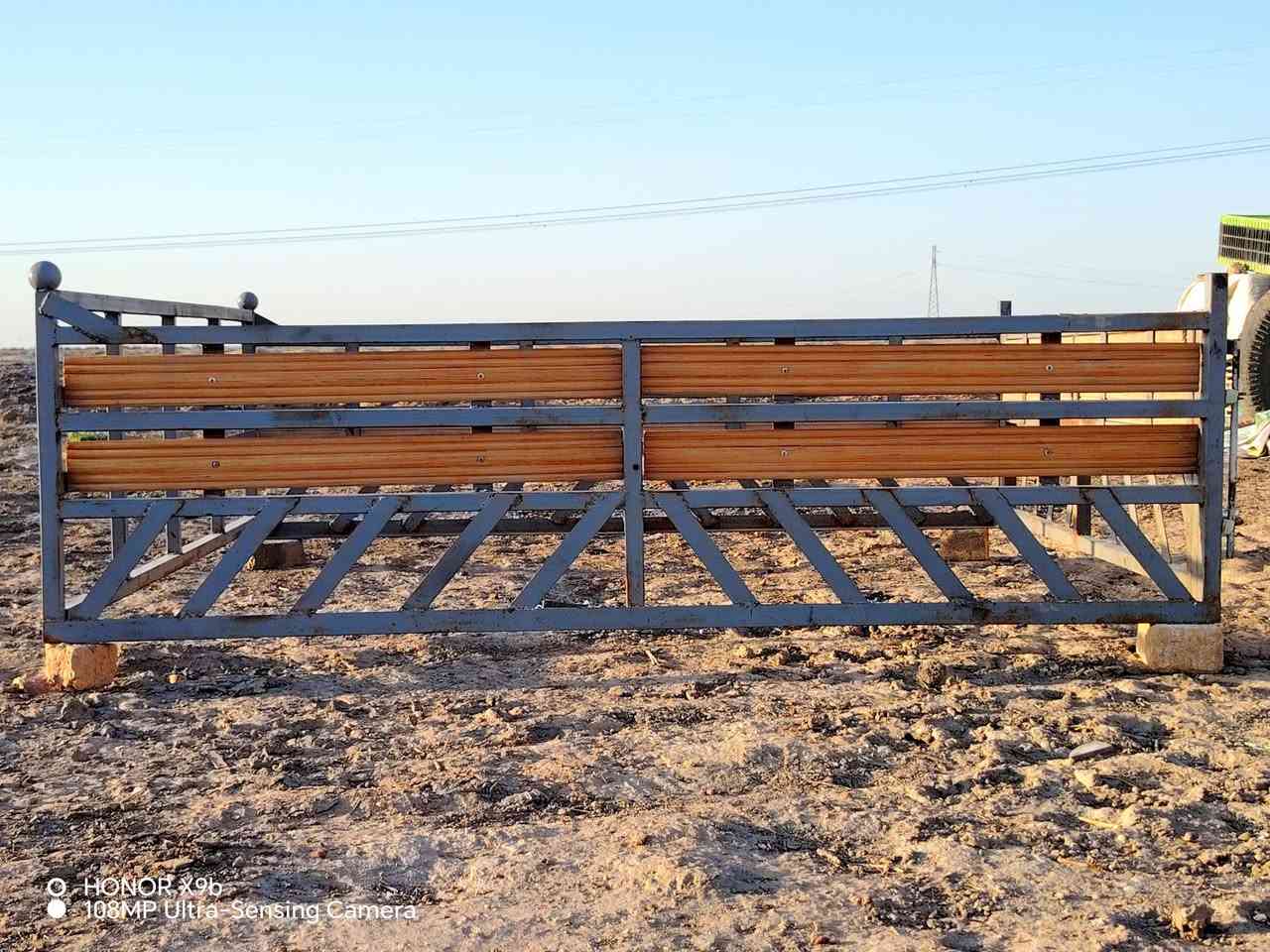 البيع محجر نيسان تك 4حلاقات جديد سعر 300////***********
