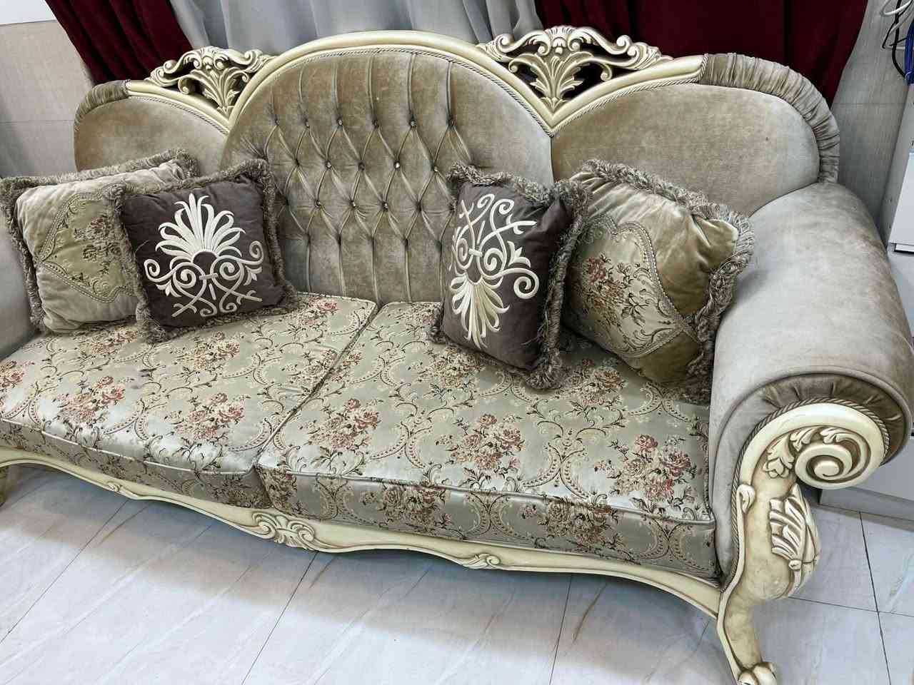 تخم ملكي تركي 10مقاعد طبله وسطيه أخو الجديد مكان گميره سعره 650قفلل للتواصل ***********
