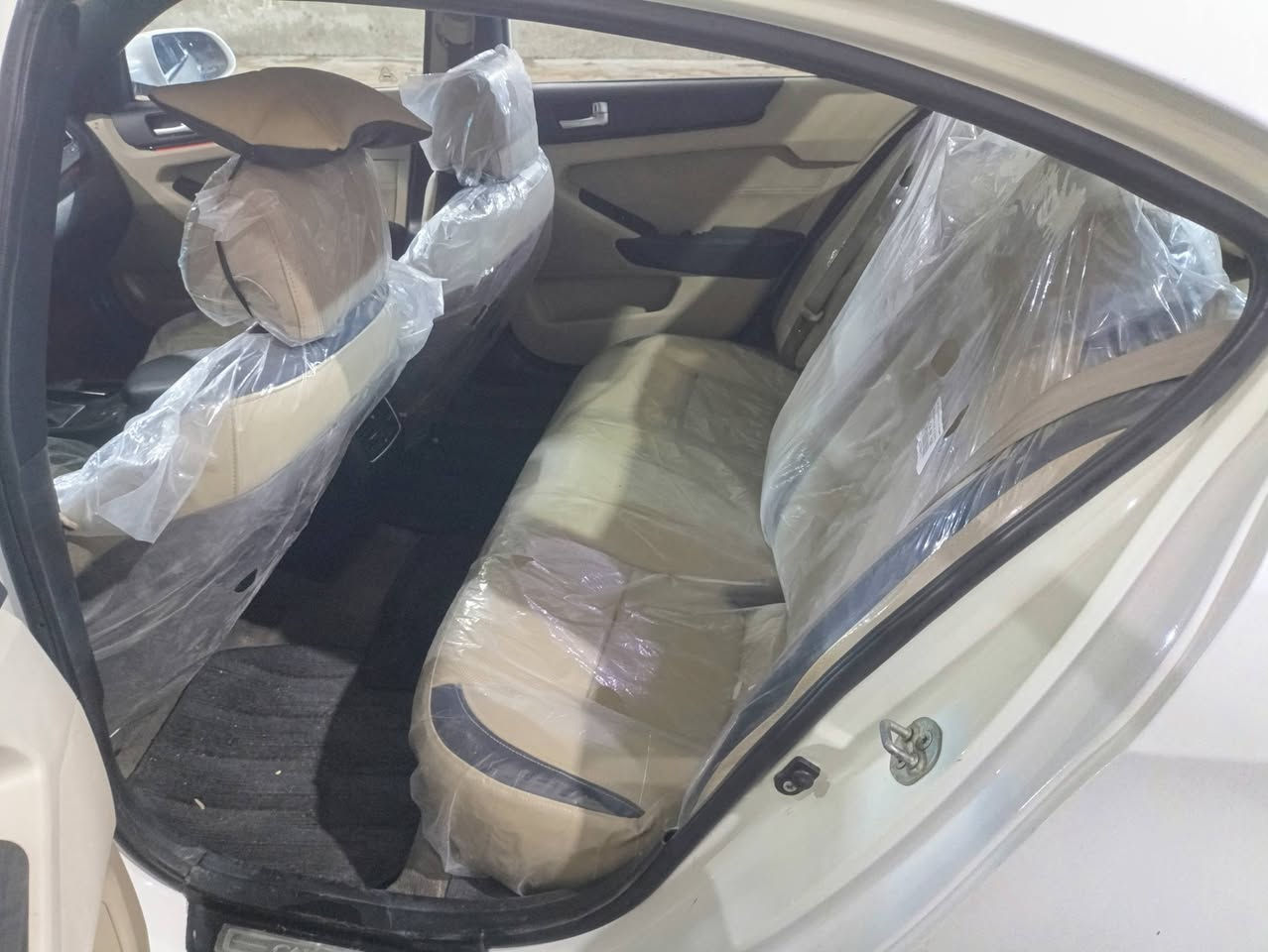 للبيع او مراوس  كاندزا 2011 خليجي رقم بغداد مصبوغه حزام لجماليه  كير ومحرك كهربائيات مكفول  داخلها شوفت عينك جديد زلخ مابي ولا فطر مكاني بغداد *********** سعر 110 بي مجال لشراي
