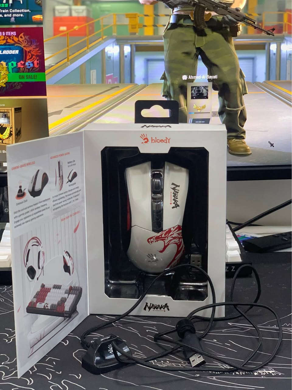 🖱️ للبيع: ماوس Bloody R90 Plus (نسخة Naraka Limited Edition)
للبيع ماوس القيمنق الوايرلس المميز من شركة Bloody، الماوس نظيف جداً (مثل الجديد) ومع كامل ملحقاته والكرتونة والوصل.
📝 المواصفات الأساسية:
• الموديل: Bloody R90 Plus (Naraka Edition).
• الاتصال: لاسلكي (Wireless 2.4GHz) مع تقنية No-Lag للاستجابة السريعة.
• الحساس (Sensor): مجهز بحساس BC3332-S بدقة تصل إلى 5000 CPI.
• البطارية: تدوم حتى 60 ساعة من اللعب المتواصل.
• المميزات:
• الأزرار تدوم لأكثر من 20 مليون نقرة.
• يحتوي على 8 أزرار قابلة للبرمجة.
• نسخة مفعلة بالكامل (Ultra Core 3 & 4 Activated) للألعاب الاحترافية.
• قاعدة (Extension Dock) لتقوية إشارة الوايرلس.
📦 الحالة والملحقات:
• الماوس بحالة ممتازة (استخدام حشمة).
• الكرتونة كاملة مع وصل الشراء.
• ملحقاته كاملة (النانو ريسيفر، كيبل الشحن، والقاعدة).
• يوجد ضمان (من شركة النبع).
💰 السعر:
[ 40,000 دينار] (قابل للتفاوض البسيط).
📍 المكان: [بغداد حي الامانه قرب تقاطع الفلاح]
📞 للتواصل: [***********
او الخاص ] بغداد, العراق
