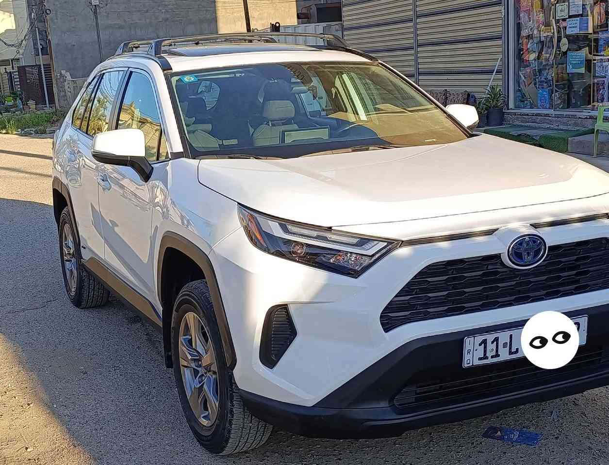 للبيع 
رافور 
موديل 24 
رقم بغداد 
بدون ايرباك 
xle
قتحه
بصمه 
رادار امامي وجانبي 
كشنات تدفه
ماشيه ٢٢
وبعد بيه مواصفات 
السياره جديده بمعني الكلمة 
تجي وتشوفه بعينك 
حادثه 
باب صندوك وجاملغ خلفي 
موضحه بال صور الحادث
مكاني بغداد العامريه 
السعر.   238
مكاني بغداد العامريه 
للاتصال
***********
