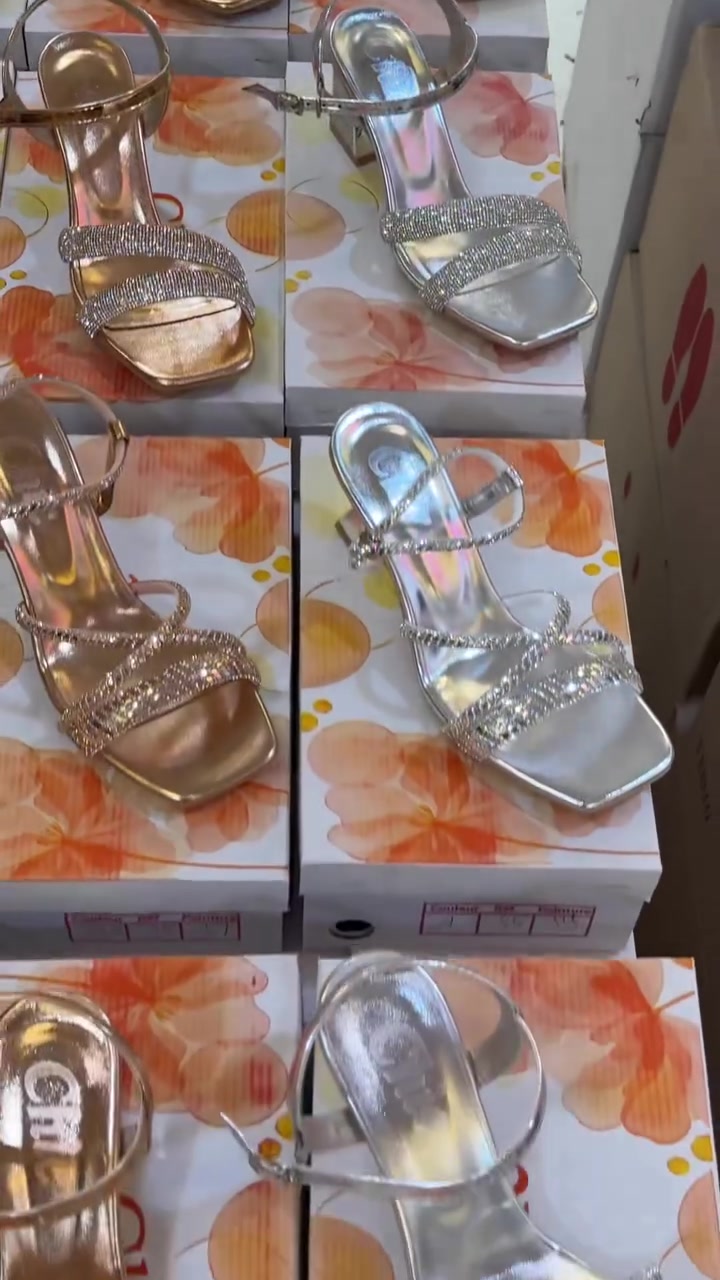 البيع بالجملة فقط 
كل اليوم الجديد ✅ ✅ ✅

✅التوصيل 58 ولاية
✅ https://t.me/chaussuredeluxe2

✅https://chat.whatsapp.com/K24jRcrPCa7HsPox7PB7C0?mode=gi_t

✅البيع بالجملة سيريات ولا كراطن 

✅رقم الهاتف: ☎️0660106259☎


**إذا كنت صاحب هذا الإعلان وتريد حذفه لأي سبب، رجاءا أرسل رسالة إلى الدعم الفني**