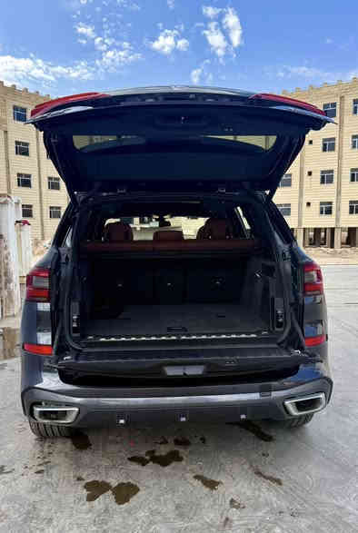 بي ام X5 للبيع موديل 2023 
🔴السيارة فول مواصفات 
كاميرا 360 +كشنات تدفئة+ بانوراما + جكات +نقطة عمياء+ تثبيت سرعة + هايبرد بانزين وشحن وهايبرد 
السياره فول مواصفات 
🔴ماشية 23 الف فقط 
🔴ضربتها موجودة بالصور خفيفه كلش دعاميه خلفية بدون ايرباك ولا شواصي ولا لغد وكلشي مكفول بشرط 
🔴السعر 47000$ 
للاستفسار : ***********
