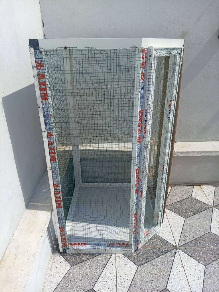 السلام عليكم قفص المنيوم اصلي للبيع السعر 75 وبي مجال الرقم ***********
