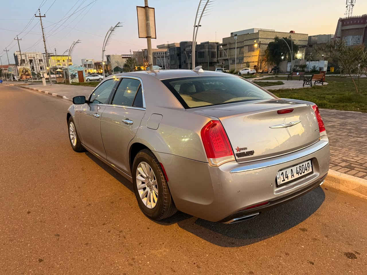 اوباما سي 2017 مرمزه  2018
بيها كتاب تصحيح من المرور 

1. محرك 3.6
2. ⁠رادار امامي 
3. رادار جانبي
4. ⁠حساس امامي وخلفي
5. ⁠اشاير بالمري 
6. ⁠مري قلاب مع البك
7. ⁠بنوراما قطعتين
8. ⁠ ⁠كشنات تدفئه وتبريد
9. ⁠تكحم ستيرن كهربائي
10. ⁠خزن وضعيات القياده
11. ⁠شاشه كار بلي  
12. ⁠لايت عالي وناصي زنون
13. ⁠بلوجكتر زنون 
 

السياره فوول مواصفات لل اخير  
وبالعافيه على الياخذها 🤍

وارد امريكي بدون ايرباك تقرير غرق 20 بالميه وبيها صبغ قليل بالقماره لكااط مال زنجار واعل الاوبامات البيهن بنراما يعرفون بهل الشي وعندي تصوير فيديو قبل صبغ وبيها باردات بخوشم المداكر الاماميه كد شبر بشبر رقم بصرة دولي باسمي تحويل ثاني يوم ، اخوان السياره بيها كتاب تصحيح شاصي من الكمرك وموجود بالمرور الكتاب بضباره مالت السيارع وعندي نسخه من الكتاب ، السياره جاهزه ممن كل النواحي ماتصرف عليها سعرها 170 وبيهه مجال قليل واذا اكو مراوس بسياره عاليه اروس / مكاني البصره حي المهندسين  / وهذا رقمي ***********
