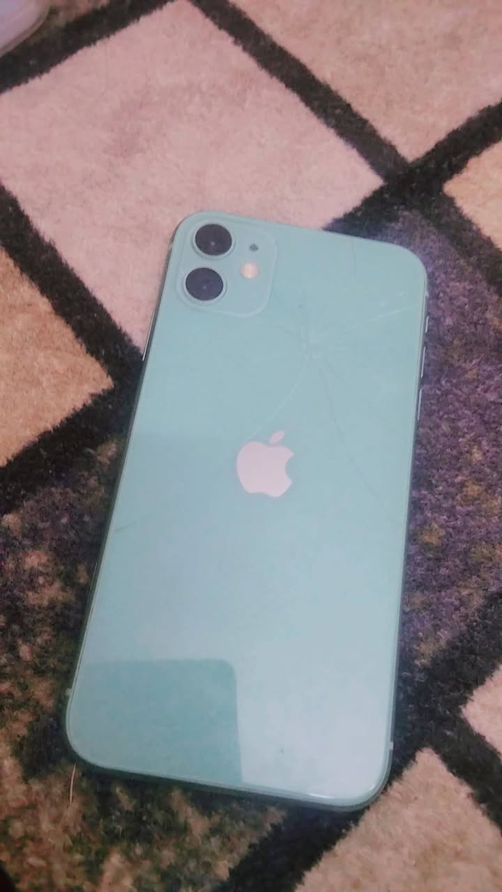 السلام عليكم ايفون 11 العادي جهاز كله شغال كامرات جهاز جديد السعر 135 مكاني بغداد  ***********
