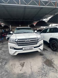 ٢٠١٧ • ماشيه ١٠٠٠٠٠ • محرك V6