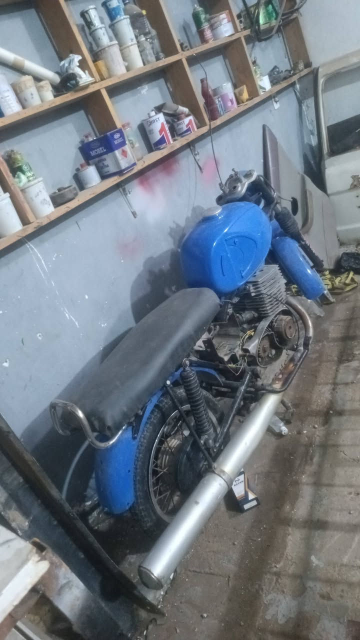 السلام عليكم ماطور توه معمره وغراض كله جدد   ماطور رقم وسنويه صدامي مكينه شغاله كله جديد ناعمه وغراضه كله موجوده  كل غراضه موجوده 700 وبيه مجال متوازي عل بيعته ***********
