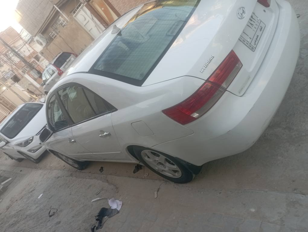 السلام عليكم سياره للبيع النوع سوناته مديل 2007 خليجي رقم نجف محرك وكير تبريد تمام جاهزه بيع او مراوس  مكان السياره النجف *********** السعر 95 وبيه مجال النجف, العراق

