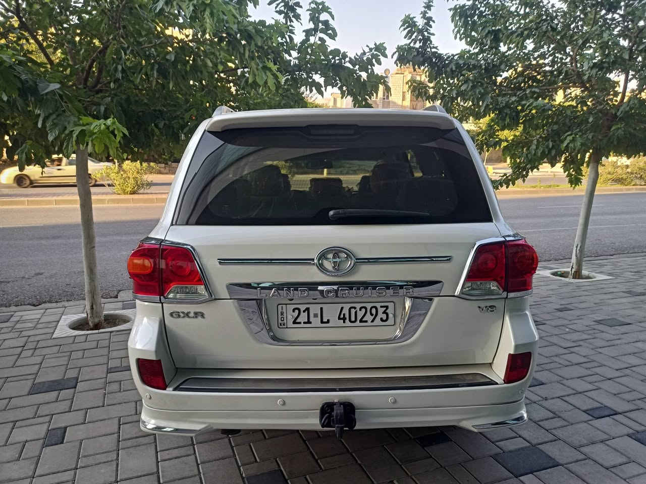 وەنەوشە مۆدێل 2012 GXR شەریکە جیهان بێ بۆیاخ V8 گێر و مەکینەی نەکراوەتەوە بەشەرت چوارتایەی تازەیە سێ جێ PDR هەیە پەڵەیە بچوک کارتی هەیە بێناو گرتن و بێ ئێرباگ 200 هەزار ڕۆشتوە هەمو گیانی بەشەرت ناوزەرد و سەلاجە و سڵایت و ئاوێنەی ئەخەوێت حەریق بەرپێیە و تەبرید مەرکەزیە و بەخی ئاو پێش و دوای حاسە و شاشە و کامێرایە سعری 315 مەجال  ***********
