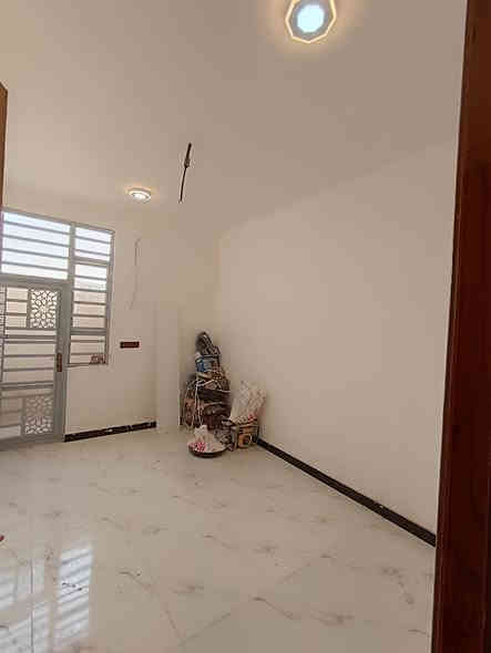 كربلاء مجمع الوردة السكني  للبيع بيت المساحة 50 متر غرفتين نوم بناء حديث مسلح كونكريت درجة اولى
 متوفره خدمات كاملة ماي مجاري كهرباء شوارع تبليط للباب
📌 الموقع طريق يا حسين طريق الزوار قرب مدينة الزائرين  
اقل من ١٠ دقائق بسياره  للامام الحسين عليه السلام 
طابو زراعي إقرار محكمه سند 25 
السعر البيت  45 مليون وبي مجال بسيط 
للاستفسار والاتصال 
ابو يوسف ***********
ابو يوسف ***********
.... متواجد واتساب،،
