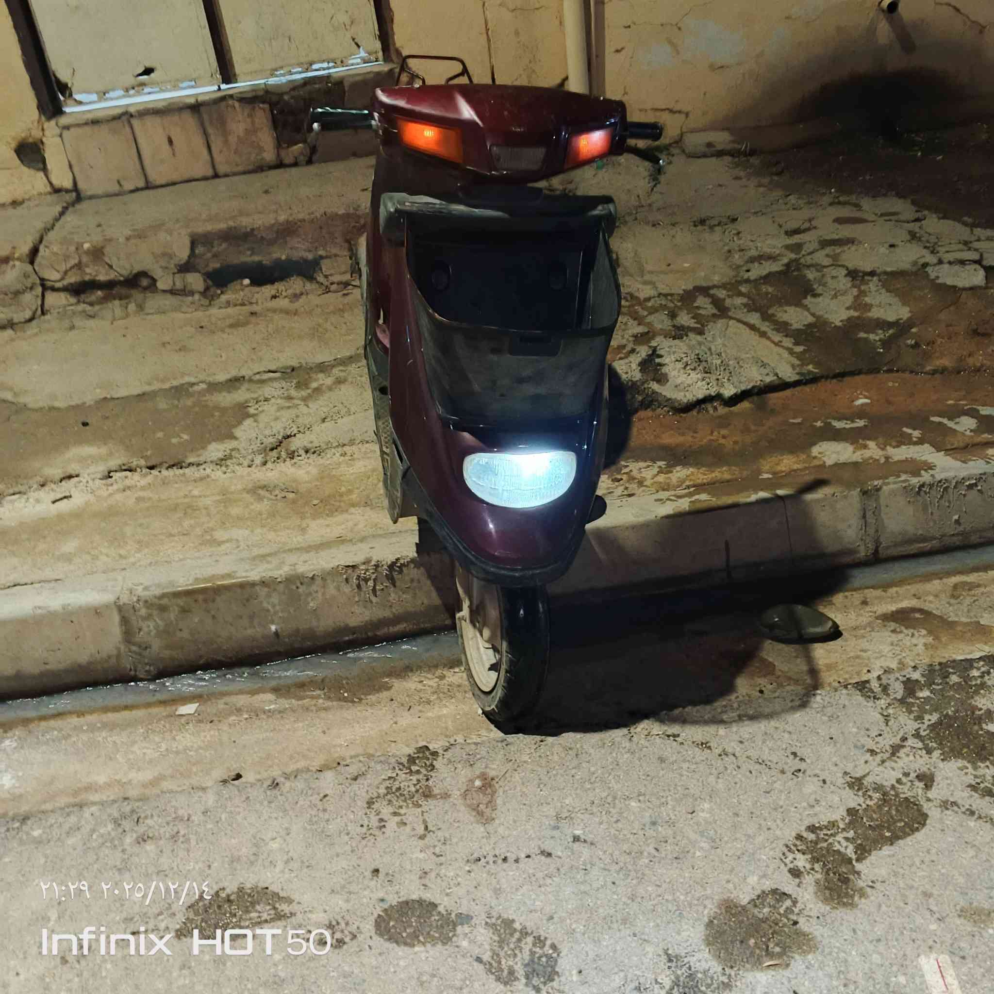 السلام عليكم ماطور بزون للبيع كهرباياتو كلها شغالا بس بتري يرتلو السلف شغال المطور يردلو تنضيف كبريته.السعر140 وبي مجال للتواصل*********** واتساب هاذه 0773660574
