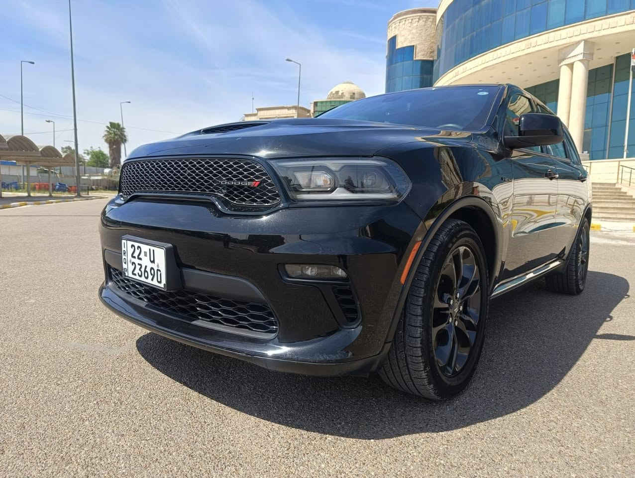 السلام عليكم ٠٠٠٠

دوج دورنكو RT  V8 5700 موديل 2023  بوليسي
 لون إسود  وارد امريكي 
 بصمة 
السيارة جديدة عدادها ٤٣الف مايل 
رقم اربيل باسمي هزه وفحص جديد 

حادثها جدا بسيط مثل مموضوح بصور

باب  خلف سايق 
 مبدل ابلاد نفس لون اصلي يعني امريكا اجت  وبنيد بدلته اصلي ابو فتحات للجماليه
المواصفات 
دوج دورانكو ٢٠٢٣ RT  
ويل كب حجم 20 مع طقم تاير  جديد
لايتات امامي زينون مع حاجب LED
بلوجكترات 

حساسات خلفية 
كاميرا خلفية اصل
دبل كزوز رياضي مع كزوز رياضي منظومة كاملة 
اشارات بالمرايا 
السيارة ويل درايف 
 
تحكم ستيرن جهتين متكامل امامي خلفي والبلوتوث والحاكية وتحكم الصوت
شاشة دشبول متكاملة لمجموعة من الايعازات وهذا معروف بالدورنكو 
منافذ ال USP , AUX  شحن لاسلكي 

مقاعد جلد ، الخلفيات VIP
٧ راكب 
٣ قطع تبريد
تحكم بالتبريد الخلفي منفصل
للاستفسار يوجد واتساب ع الرقم
العنوان بغداد الغزاليه  الكفائات

رقم صاحب  ابو امجد 

*********** 
.:: السعر270ورقه وبيه مجال السياره جديده اخوان باسم الله ماشاء الله بغداد, العراق

